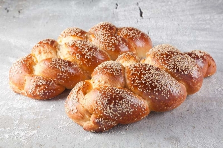 חלה לשבת מקמח לבן