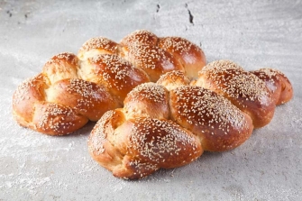 חלה לשבת מקמח לבן