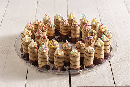 חדש! מגש מיני גליליות ילדים במילוי מוס שוקולד ומוס וניל 30יח'